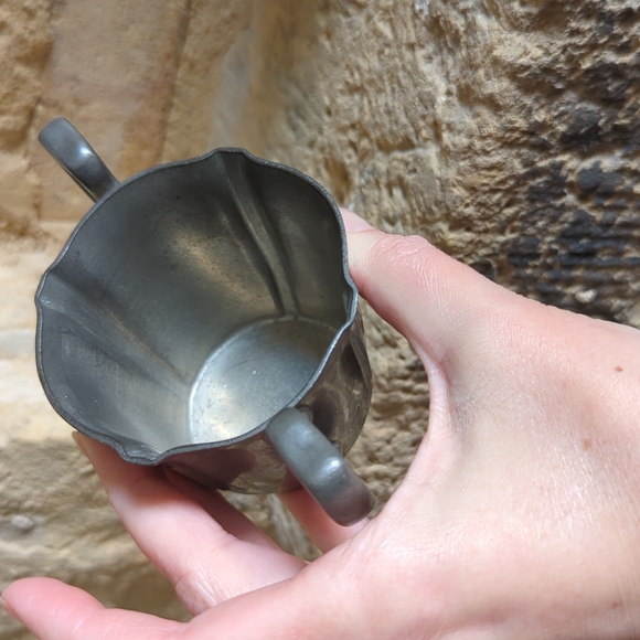 Vintage Trade Mark Pewter by Poole Creamer (CS8 C) and Sugar Dish (CS8 S) Set - Picture 6 of 13